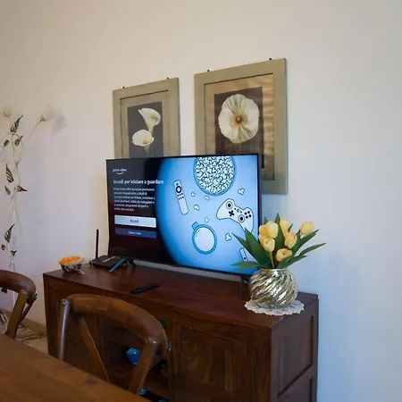 Apartamento Con Giardino E Parcheggio Privato
