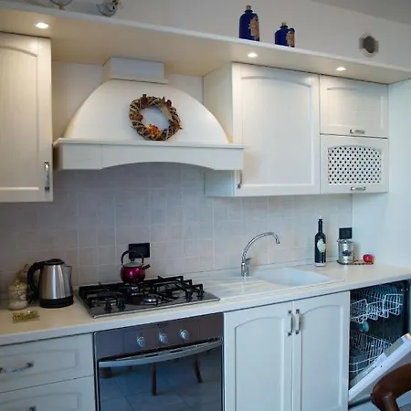 Con Giardino E Parcheggio Privato Apartamento