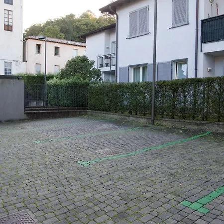 Con Giardino E Parcheggio Privato Appartement