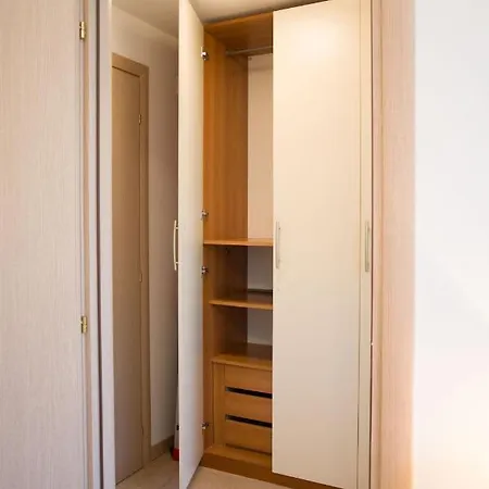 Con Giardino E Parcheggio Privato