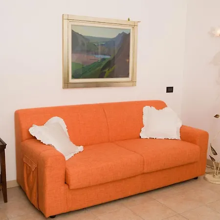 Con Giardino E Parcheggio Privato