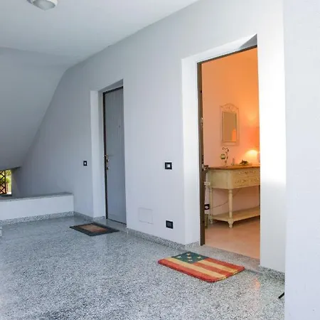 Con Giardino E Parcheggio Privato Appartement