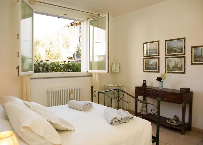 Con Giardino E Parcheggio Privato