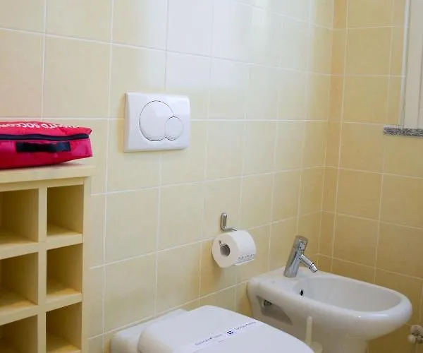 Con Giardino E Parcheggio Privato