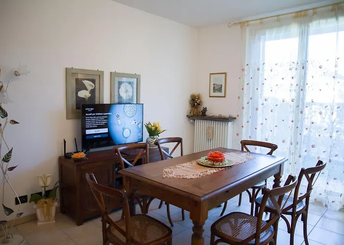 Con Giardino E Parcheggio Privato Apartmán