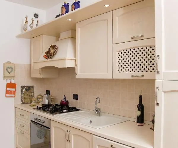 Con Giardino E Parcheggio Privato *