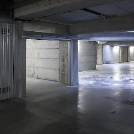 Con Giardino E Parcheggio Privato דירה *