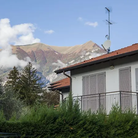 Con Giardino E Parcheggio Privato *