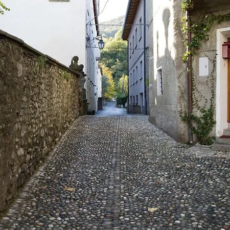 Con Giardino E Parcheggio Privato בלאג'יו
