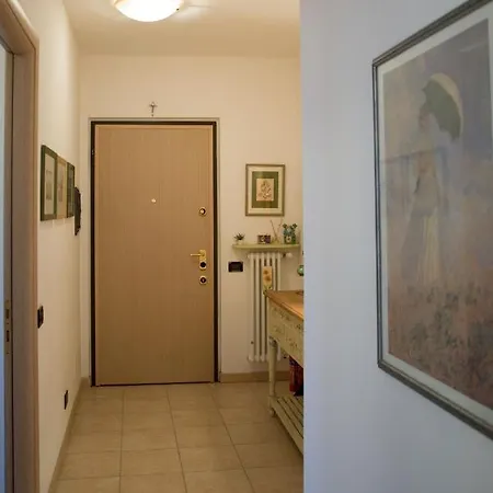 Con Giardino E Parcheggio Privato בלאג'יו