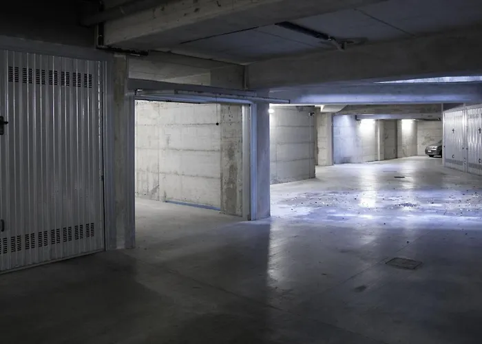 Con Giardino E Parcheggio Privato Апартаменты *