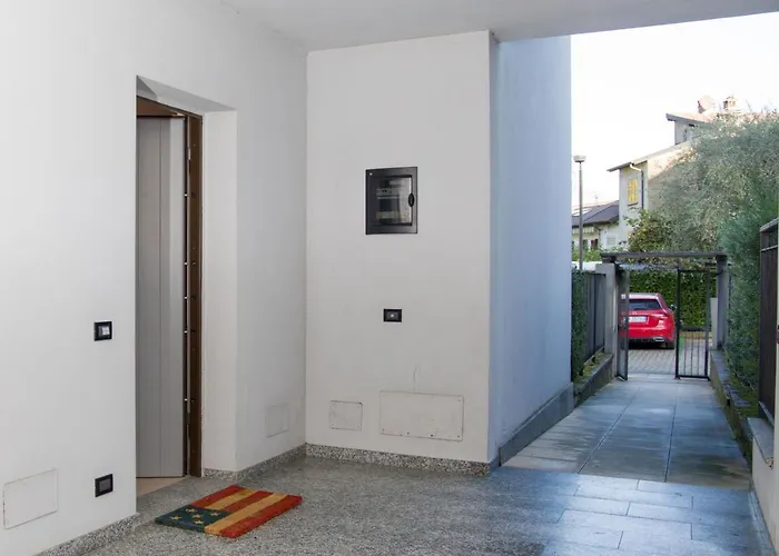 Con Giardino E Parcheggio Privato *