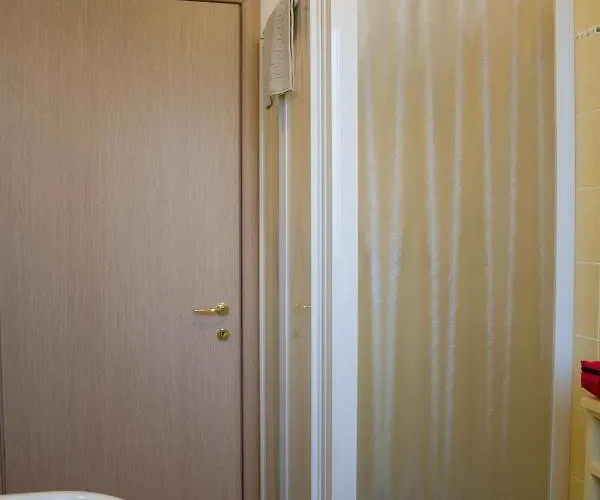 Con Giardino E Parcheggio Privato Белладжо