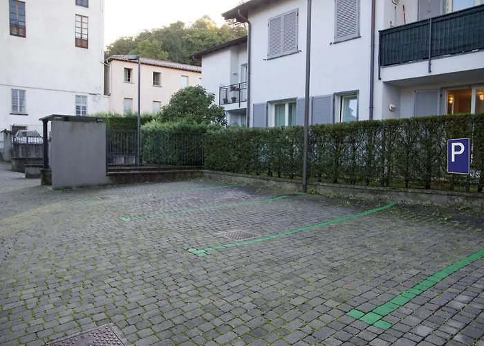 Con Giardino E Parcheggio Privato Апартаменты