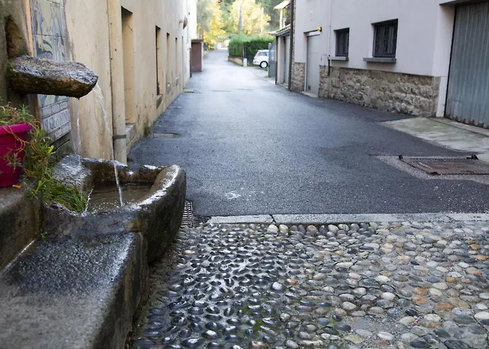 Con Giardino E Parcheggio Privato *